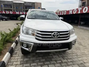 Toyota Hilux 2020 White