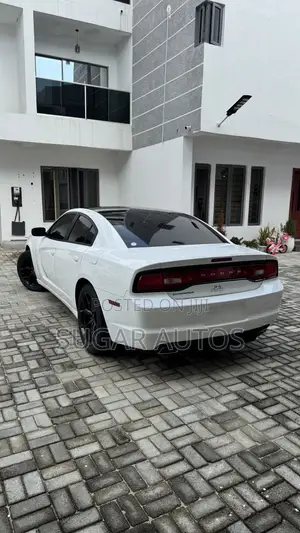 Dodge Charger SE 2013 White