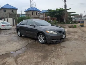 Toyota Camry LE 4dr Sedan (2.4L 4cyl 5A) 2009 Gray