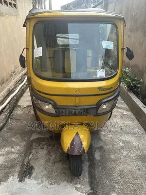 TVS King Cargo 2022 Yellow