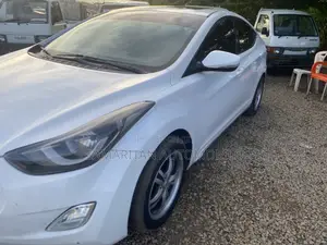 Hyundai Elantra SE 4dr Sedan (1.8L 4cyl 6M) 2014 White