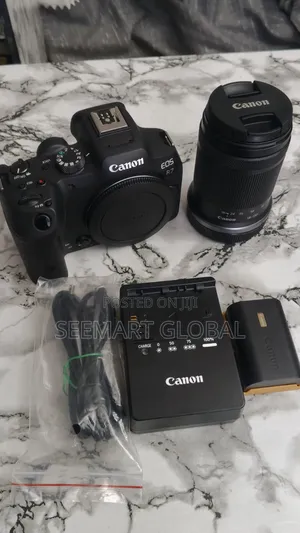 Canon Eos R7 With 18-150mm Lens