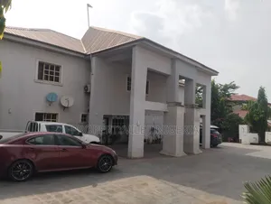 17 Rooms Detached Duplex for Sale