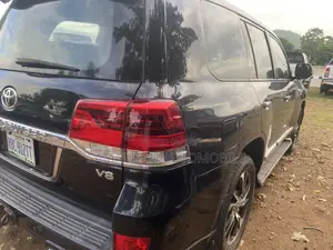 Toyota Land Cruiser 4.5 V8 VXR 2018 Black