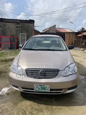 Toyota Corolla LE 2004 Gold