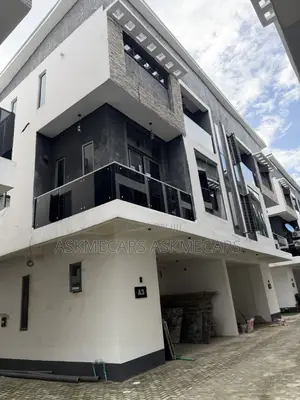 5bdrm Duplex in Adesanya for rent