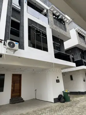 5bdrm Duplex in Adesanya for rent