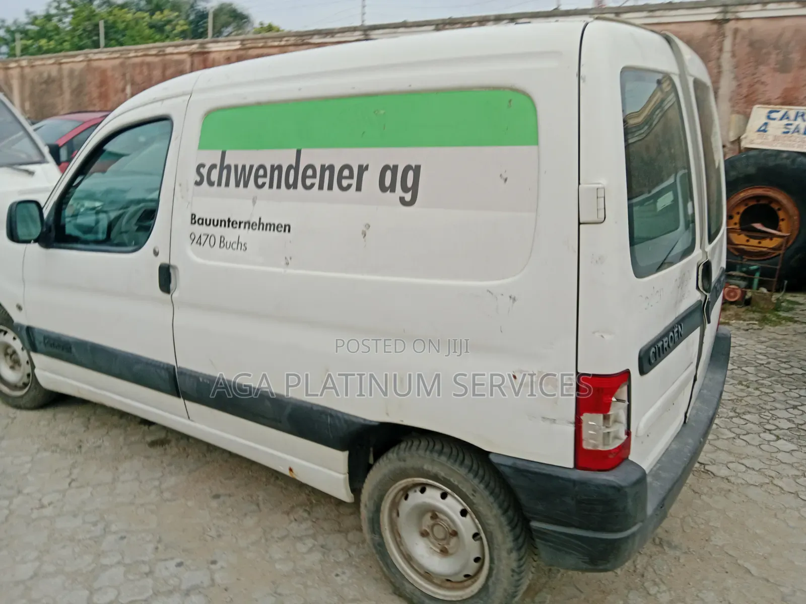 Bus 2005 White