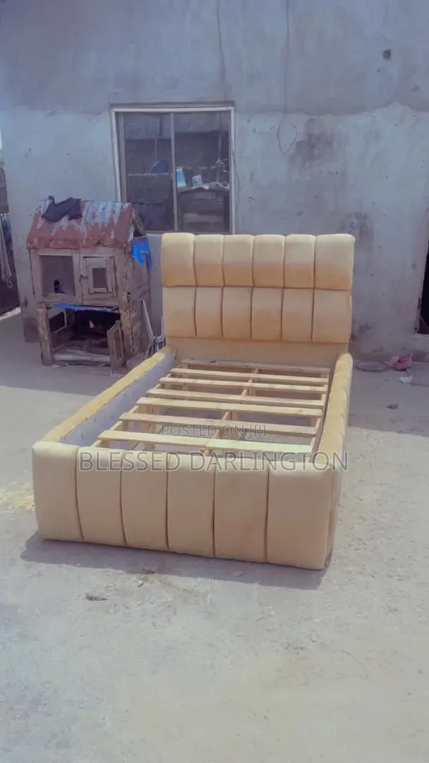 High Quality Standard Bubble Bed Frame