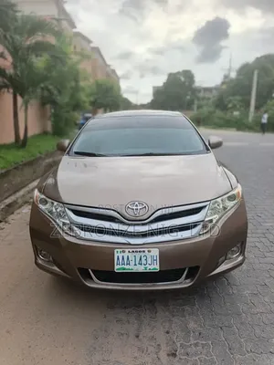 Toyota Venza AWD 2011 Brown