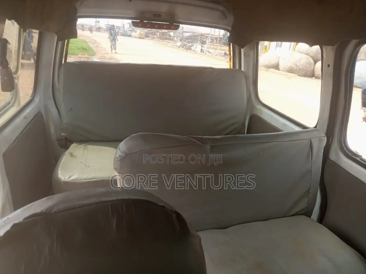 Suzuki APV Minibus 2012 Yellow