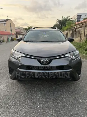 Toyota RAV4 LE FWD (2.5L 4cyl 6A) 2017