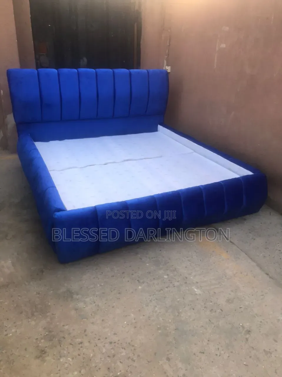 6/6 Blue Paded Bubble Bed Frame