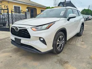 Toyota Highlander XLE 2021 White