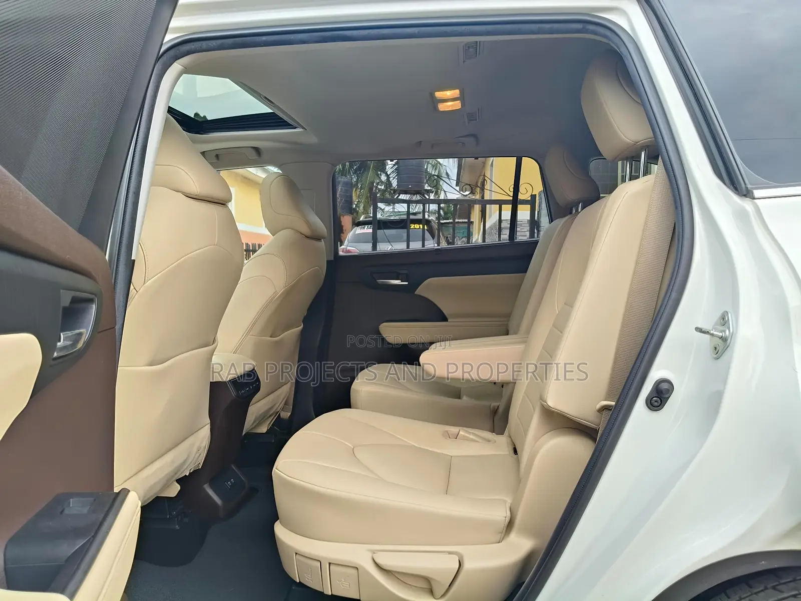 Toyota Highlander XLE 2021 White