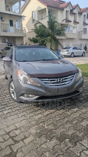 Hyundai Sonata GLS Sedan FWD (2.4L 4cyl 6A) 2012 Gray