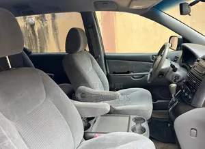 Toyota Sienna 2010 Black
