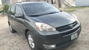 Toyota Sienna 2005 Gray
