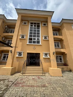 3bdrm Block of Flats in Wuye for rent