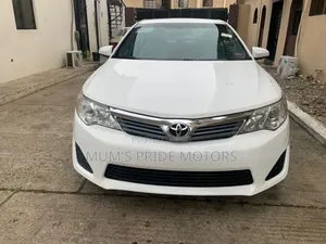 Toyota Camry LE 4dr Sedan (2.5L 4cyl 6A) 2013 White