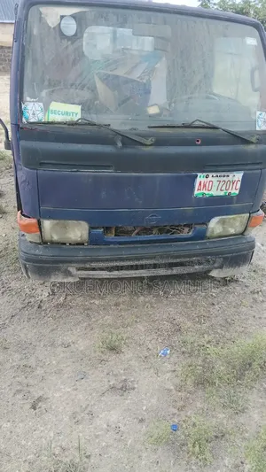 Nissan Castor 2004 Blue