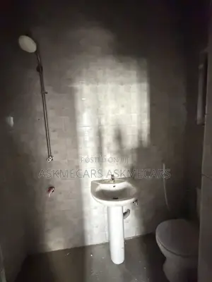 3bdrm Room & Parlour in Adesanya for rent