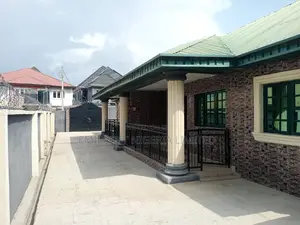 3bdrm Block of Flats in Akala Express for rent