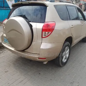 Toyota RAV4 2006 Gold