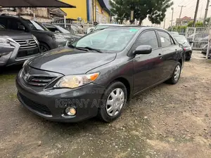 Toyota Corolla LE 4dr Sedan (1.8L 4cyl 4A) 2011 Gray