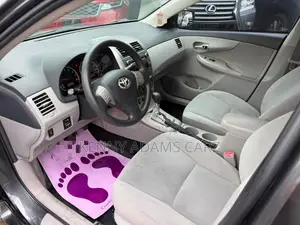 Toyota Corolla LE 4dr Sedan (1.8L 4cyl 4A) 2011 Gray