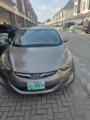 Hyundai Elantra Limited 4dr Sedan (1.8L 4cyl 6A) 2014 Brown