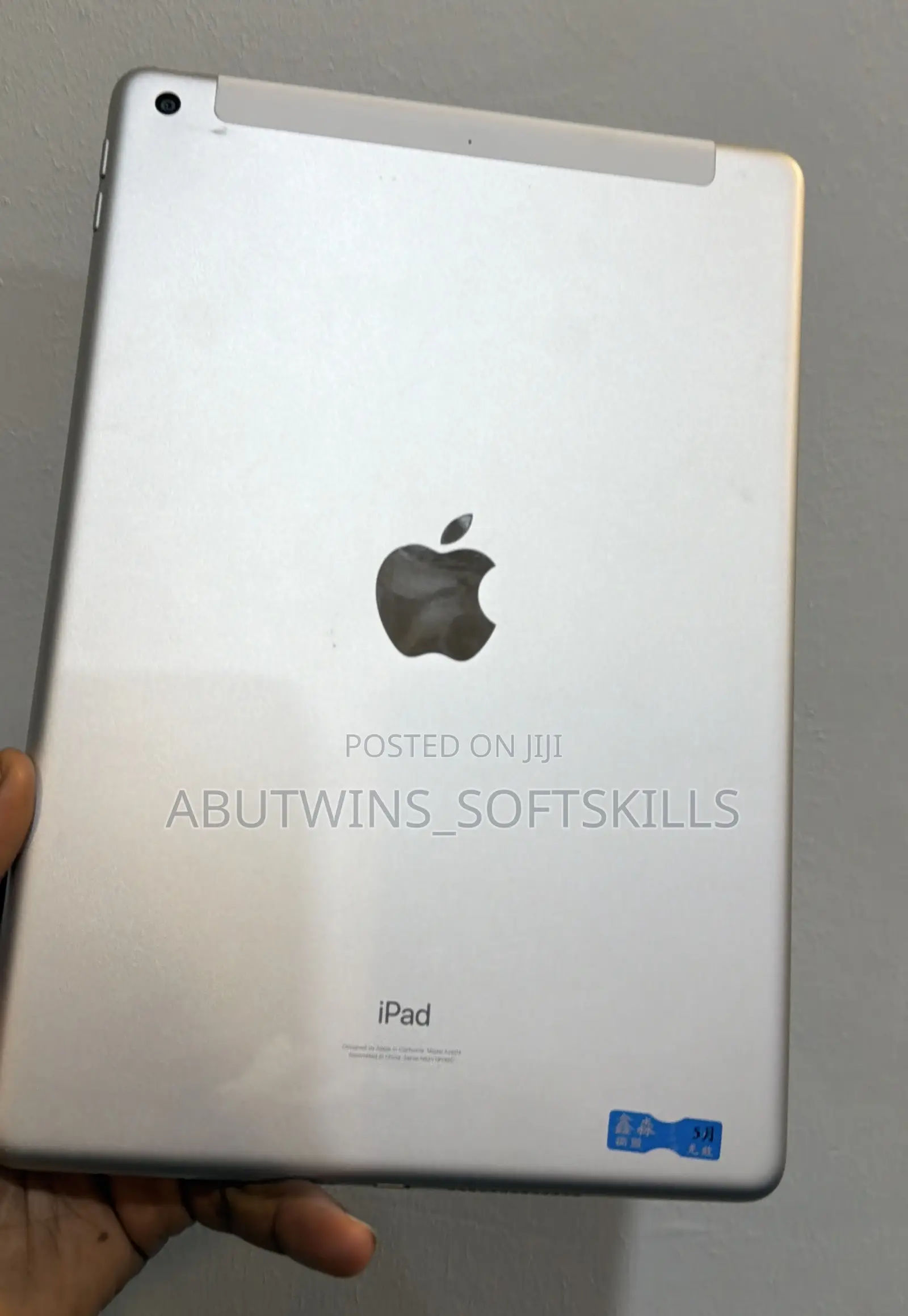 Apple iPad 9.7 64 GB Gray