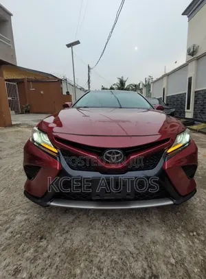 Toyota Camry XSE FWD (2.5L 4cyl 8AM) 2018 Red