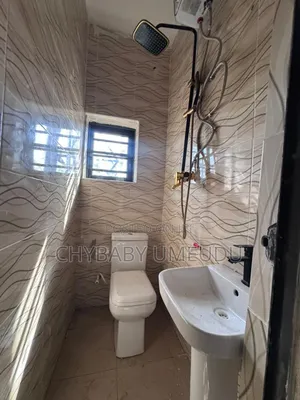1bdrm Block of Flats in Higher Ground Estate for rent