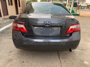 Toyota Camry LE 4dr Sedan (2.4L 4cyl 5A) 2008 Gray