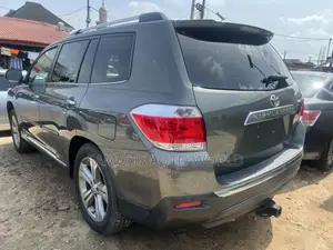 Toyota Highlander Limited 2011 Green