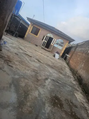 1bdrm Apartment in Ayobo for rent