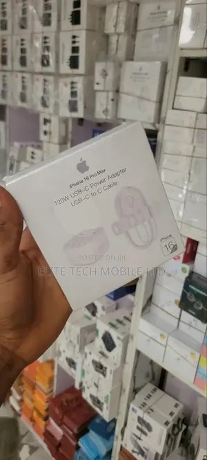 Apple 120wax Usb C to Adapter C to C