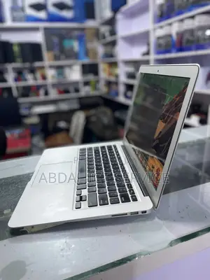 Laptop Apple MacBook 2017 8GB Intel Core i5 SSD 256GB