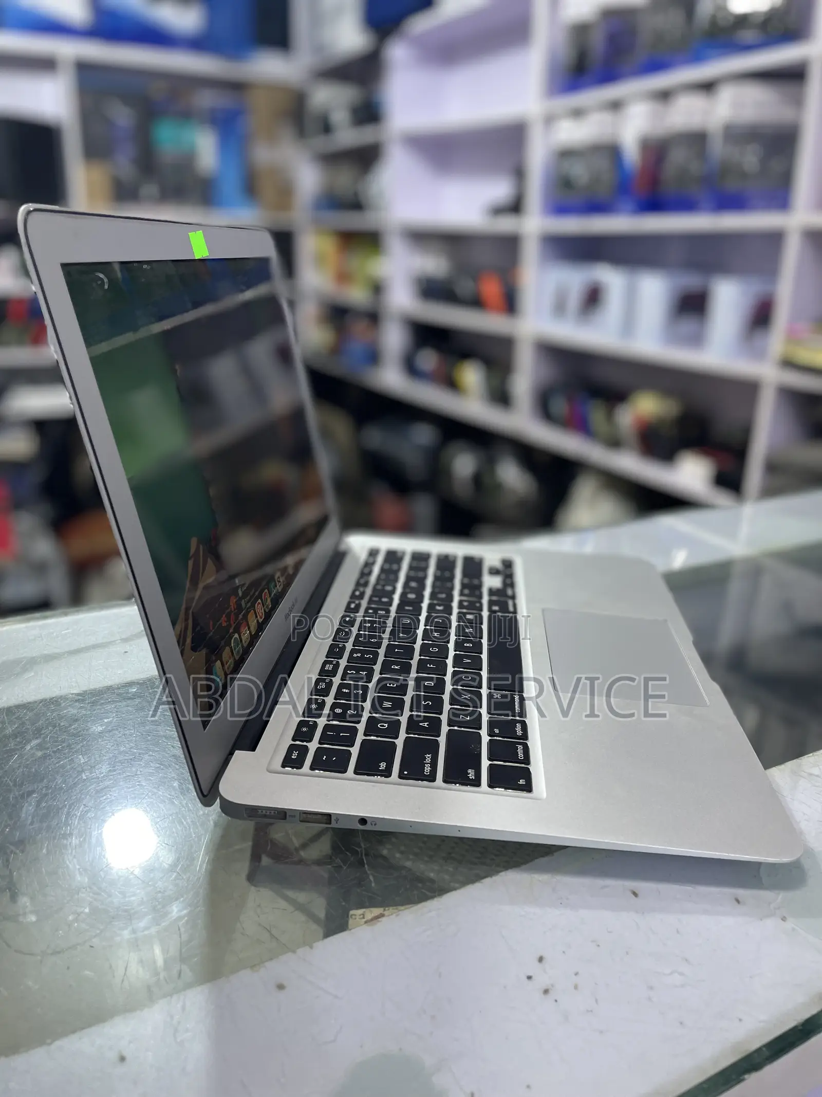 Laptop Apple MacBook 2017 8GB Intel Core i5 SSD 256GB