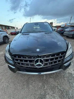 Mercedes-Benz M Class ML350 4MATIC 4dr SUV AWD (3.5L 6cyl 7A) 2014