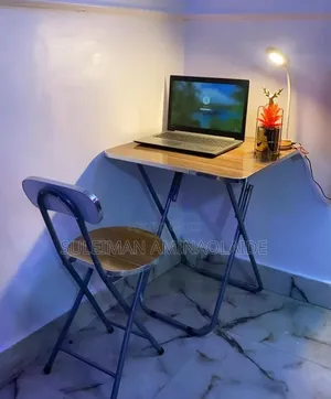 Single Reader Table With Chair