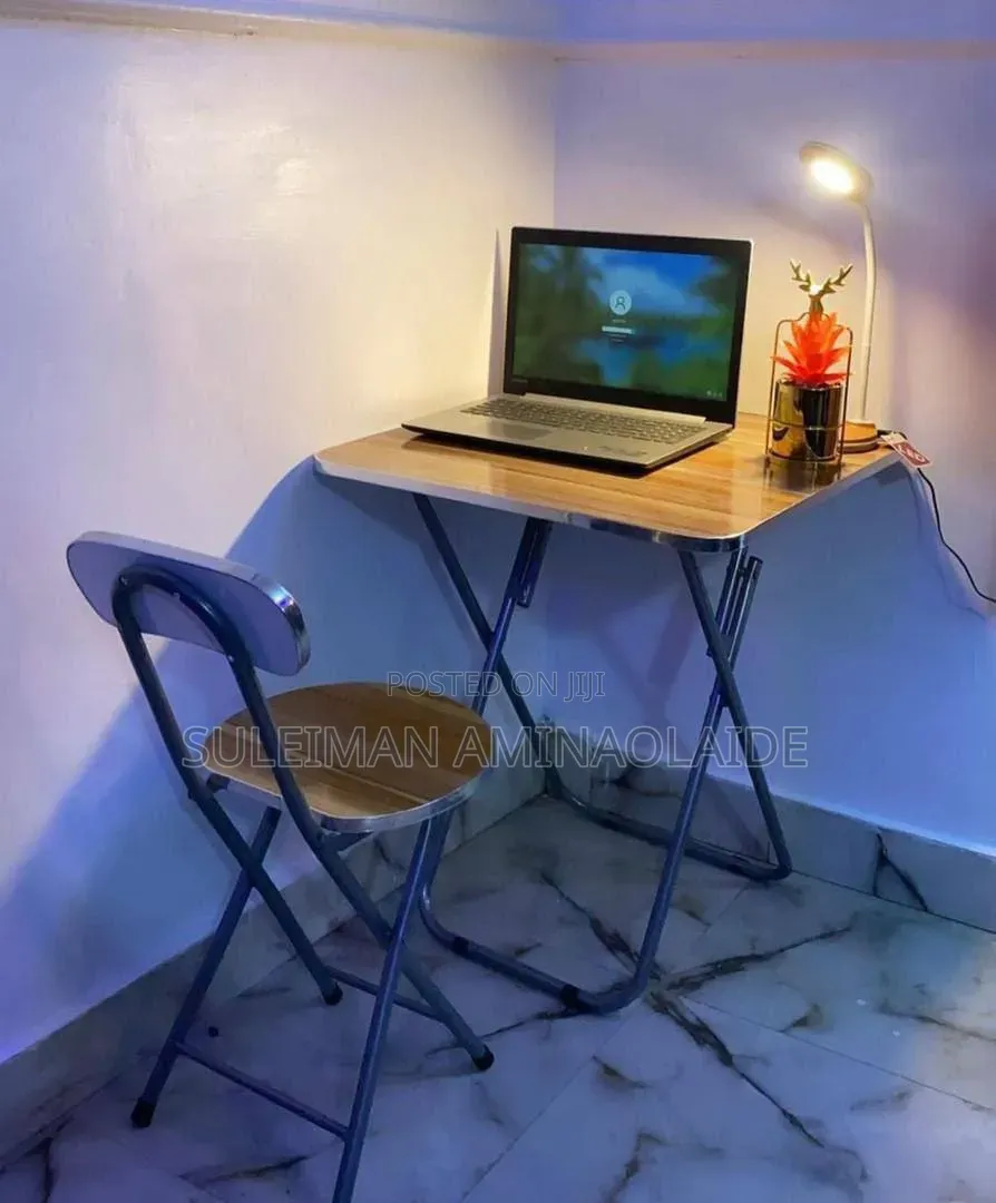 Single Reader Table With Chair
