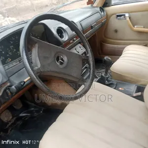 Mercedes-Benz 200 TE 1986 Blue