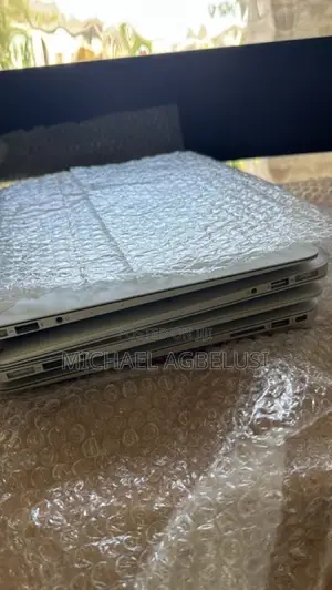 Laptop Apple MacBook 2017 8GB Intel Core i5 SSD 256GB