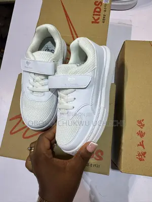 White Quality Sneakers