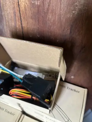 Durable and Long Lasting GPS Car Tracker Installation