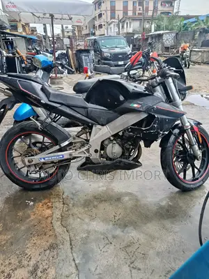 Aprilia Tuono 2017 Black