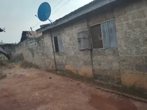 8bdrm Apartment in Ilorin West for sale