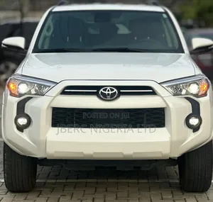 Toyota 4-Runner SR5 Premium 4WD 2023 White